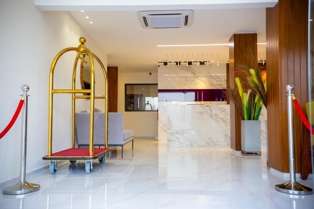 Silver Moon Hotel Abican Dış mekan fotoğraf