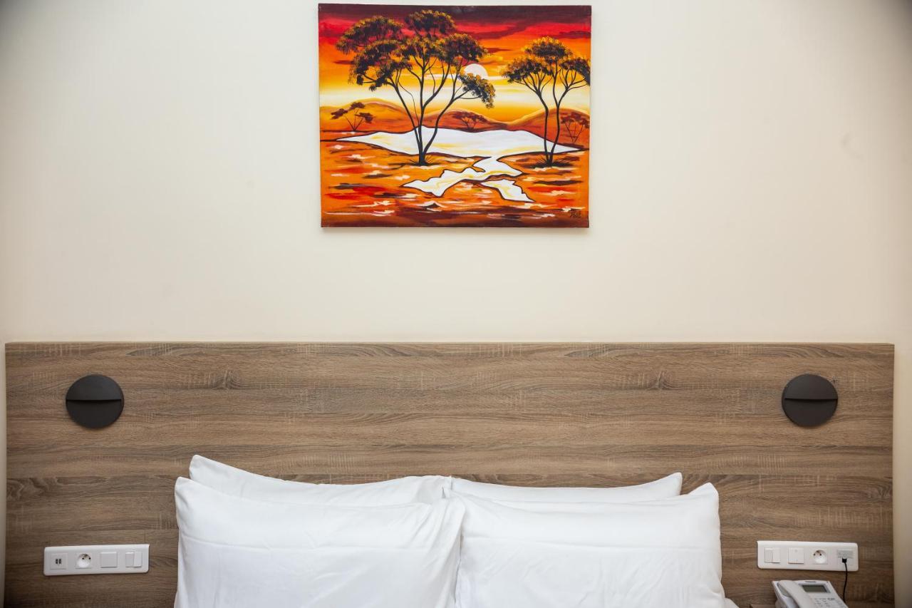 Silver Moon Hotel Abican Dış mekan fotoğraf