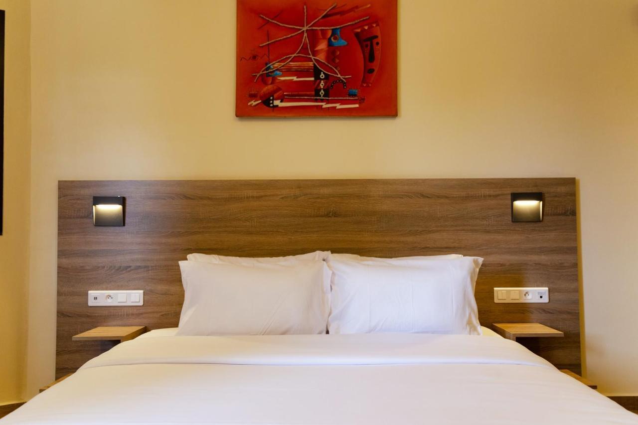 Silver Moon Hotel Abican Dış mekan fotoğraf