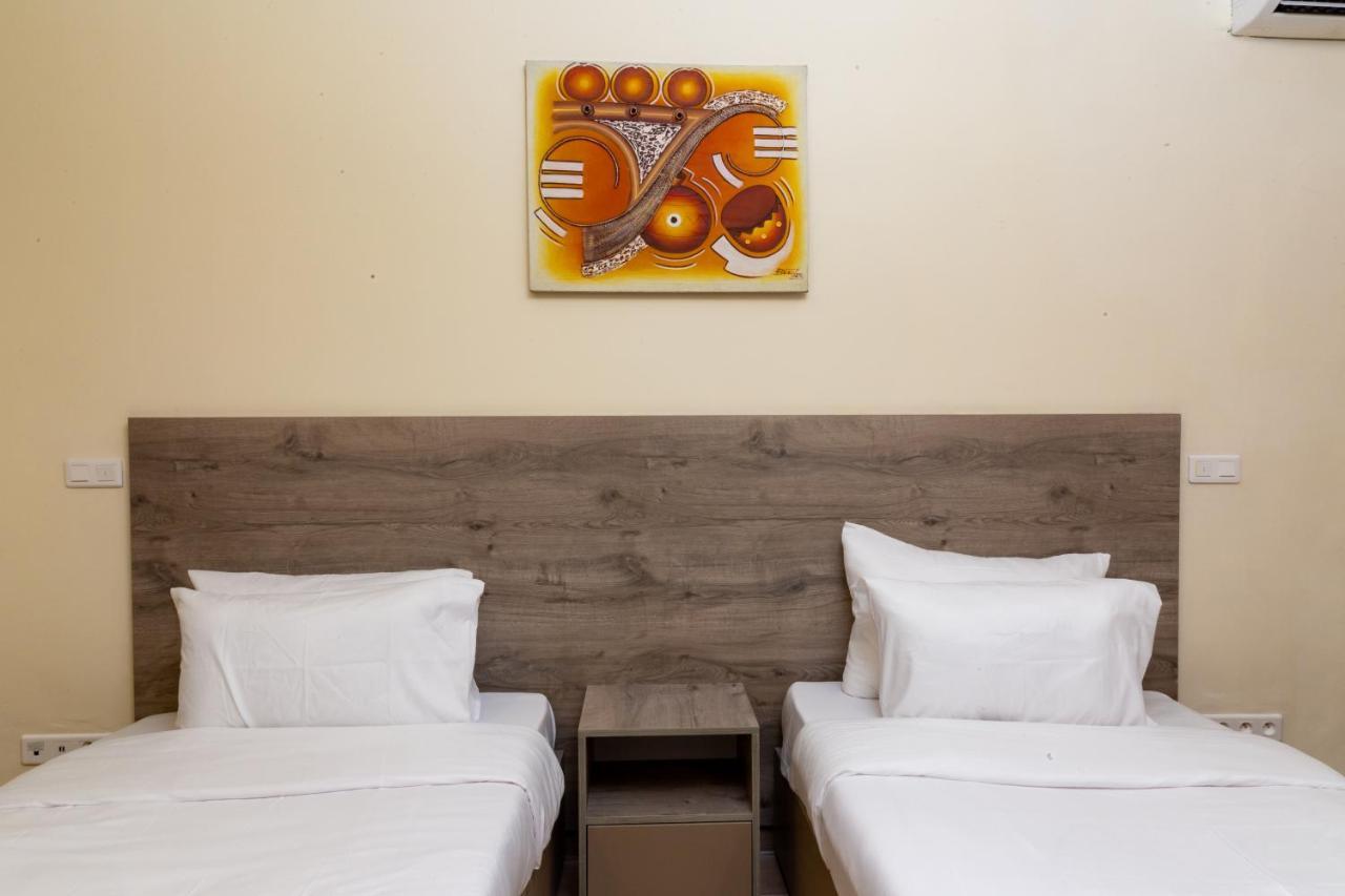 Silver Moon Hotel Abican Dış mekan fotoğraf