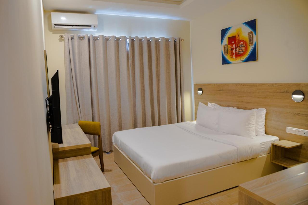 Silver Moon Hotel Abican Dış mekan fotoğraf
