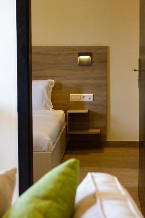 Silver Moon Hotel Abican Dış mekan fotoğraf