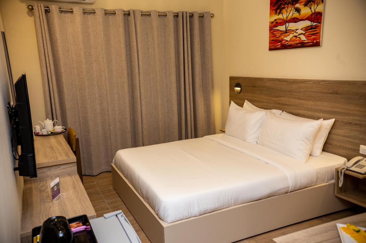 Silver Moon Hotel Abican Dış mekan fotoğraf