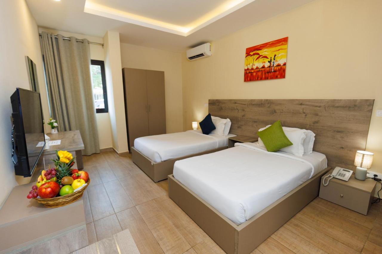 Silver Moon Hotel Abican Dış mekan fotoğraf