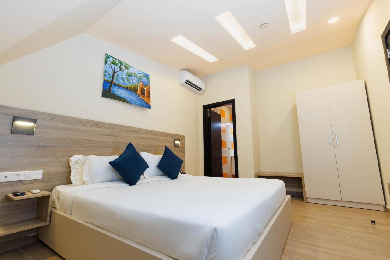 Silver Moon Hotel Abican Dış mekan fotoğraf