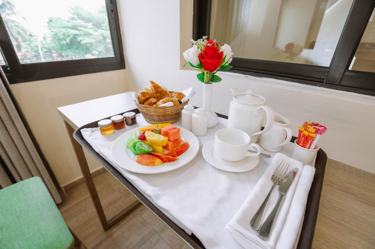 Silver Moon Hotel Abican Dış mekan fotoğraf